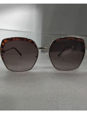 NEW Women’s Guess Tortoiseshell Square Sunglasses